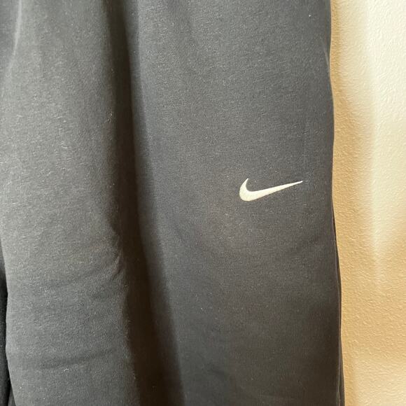 New Nike Standard Fit High-Rise Crop Length Short Black Fleece Sz 3X - Picture 2 of 8